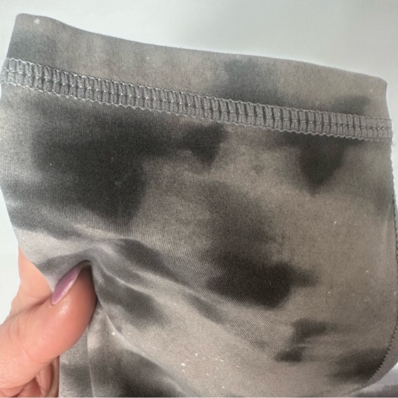 Varley Let's Go Leggings in Concrete Leaf Woman’s Size Medium - Picture 9 of 11